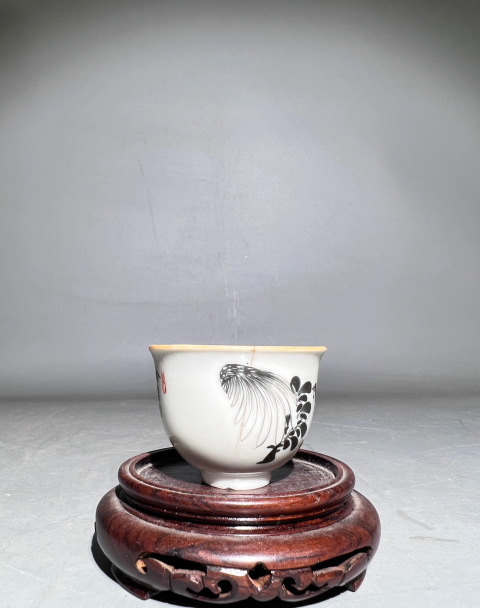 古玩陶瓷(精品陶瓷藝術(shù)家唐英)松石綠釉墨彩花卉詩文杯拍賣,當(dāng)前價格6888元