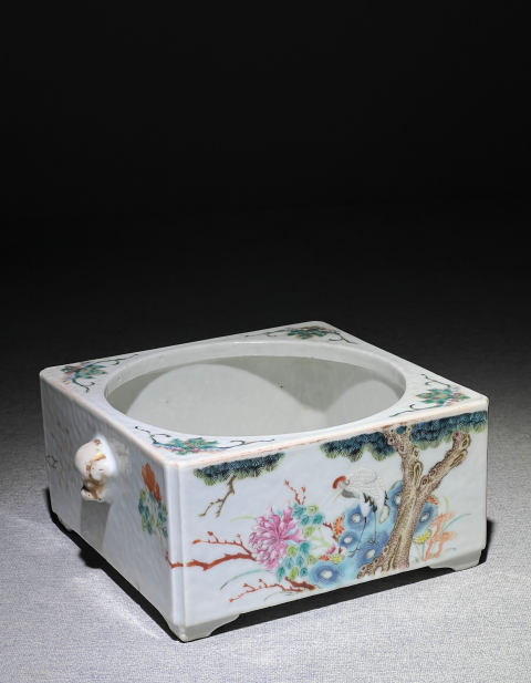 古玩陶瓷粉彩鶴鹿同春獸耳四方洗拍賣,當(dāng)前價(jià)格18600元