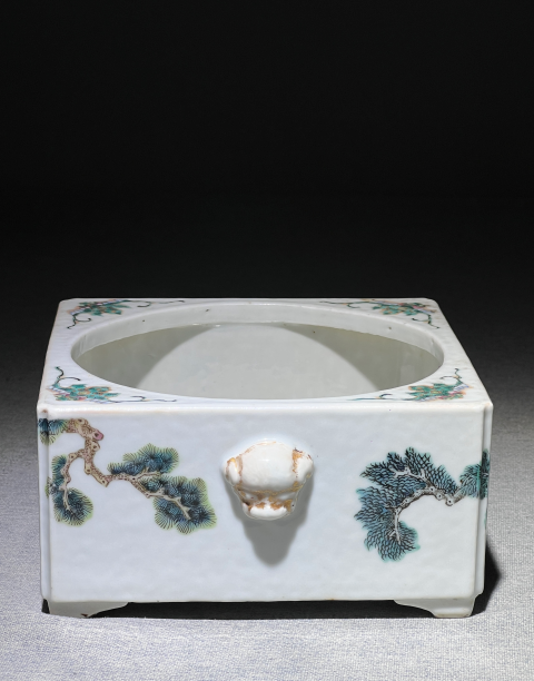 古玩陶瓷粉彩鶴鹿同春獸耳四方洗拍賣,當(dāng)前價(jià)格18600元
