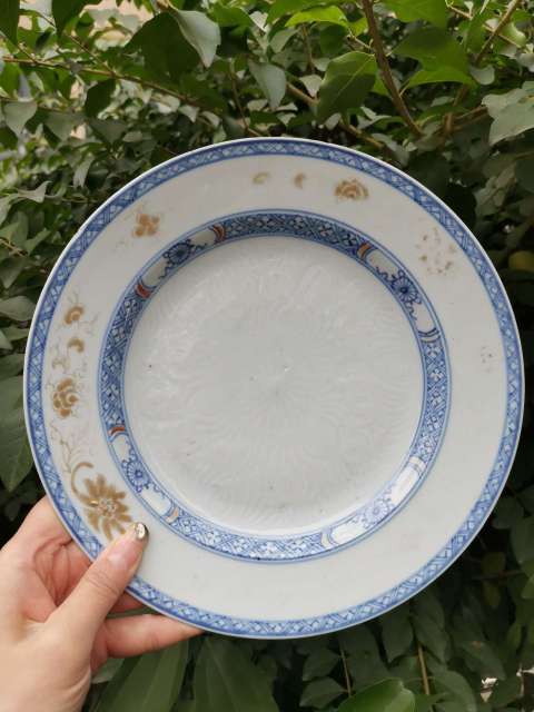 古玩陶瓷【7825】清康熙 青花描金暗刻花卉紋折沿盤拍賣,當前價格2890元