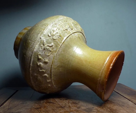 古玩陶瓷精美漢代綠釉跑獸紋大瓶拍賣，當(dāng)前價(jià)格3888元