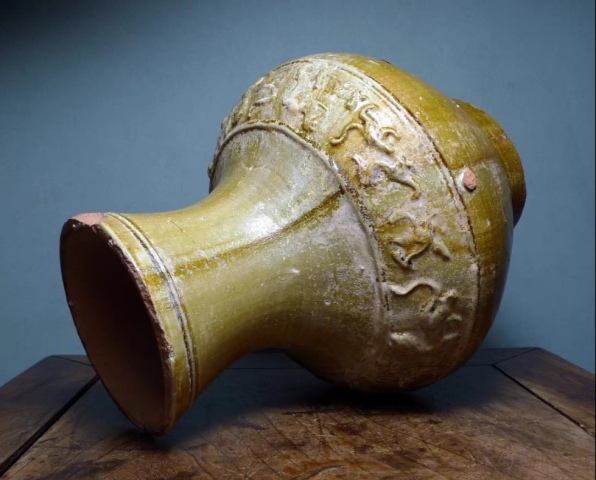 古玩陶瓷精美漢代綠釉跑獸紋大瓶拍賣，當(dāng)前價(jià)格3888元