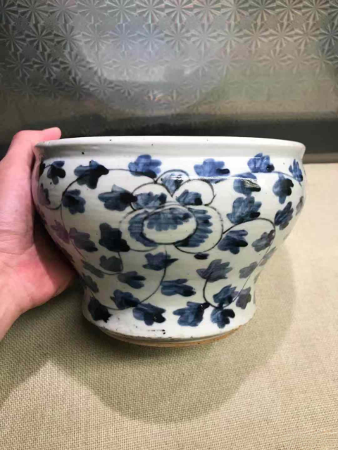 古玩陶瓷青花纏枝花卉紋馬蹄尊拍賣，當前價格6300元
