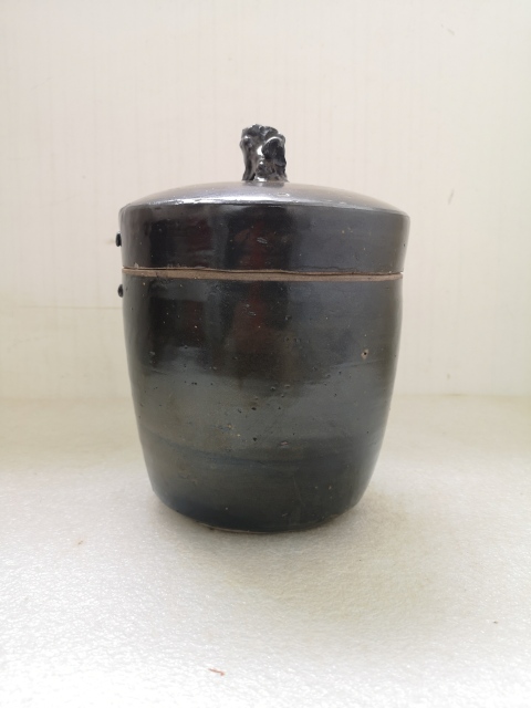 古玩陶瓷清代磁州窯系褐釉蓋罐拍賣,當前價格680元