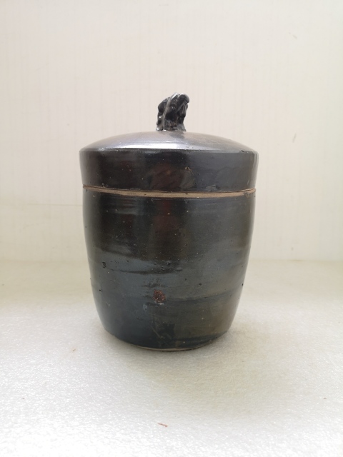 古玩陶瓷清代磁州窯系褐釉蓋罐拍賣,當前價格680元