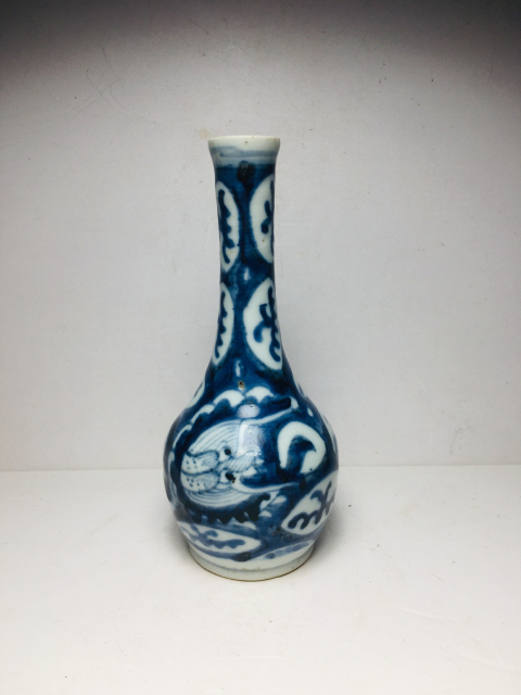 古玩陶瓷青花留白云龍紋長頸瓶拍賣，當前價格3800元