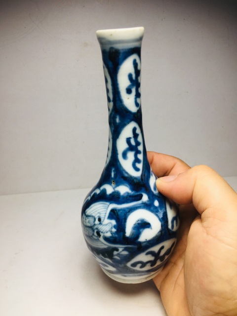 古玩陶瓷青花留白云龍紋長頸瓶拍賣，當前價格3800元