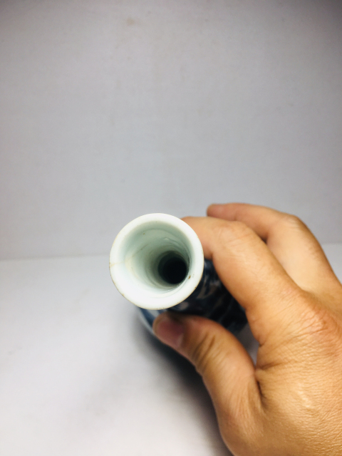 古玩陶瓷青花留白云龍紋長頸瓶拍賣，當前價格3800元