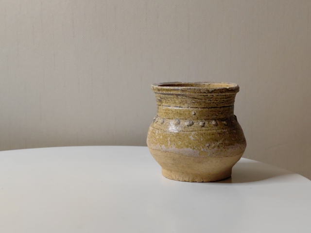 古玩陶瓷黃釉鼓釘罐拍賣,當(dāng)前價(jià)格499元