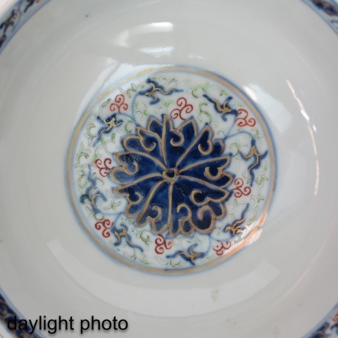 古玩陶瓷青花加彩纏枝蓮紋碗拍賣,當(dāng)前價(jià)格26000元