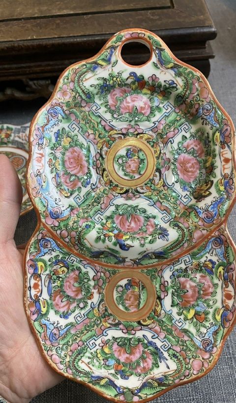 古玩陶瓷晚清廣彩描金花卉團壽紋葫蘆型掛盤一對拍賣,當前價格4800元