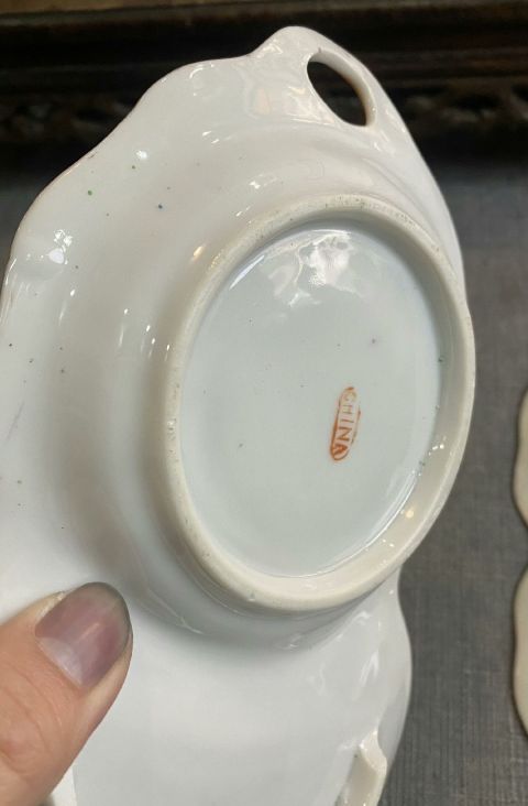 古玩陶瓷晚清廣彩描金花卉團壽紋葫蘆型掛盤一對拍賣,當前價格4800元