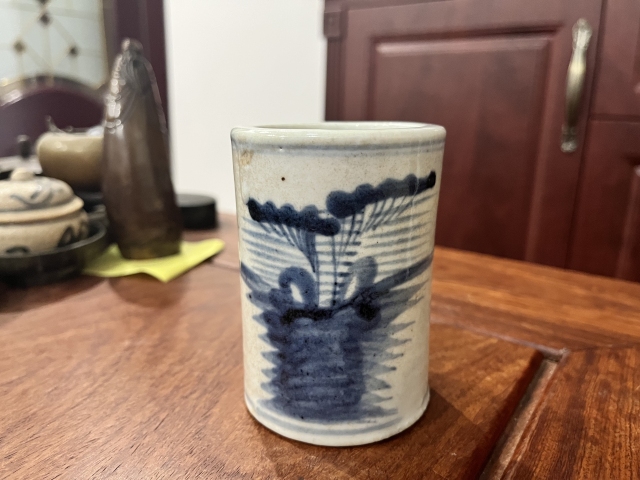 古玩陶瓷乾隆青花山水紋筆筒拍賣,當(dāng)前價(jià)格999元