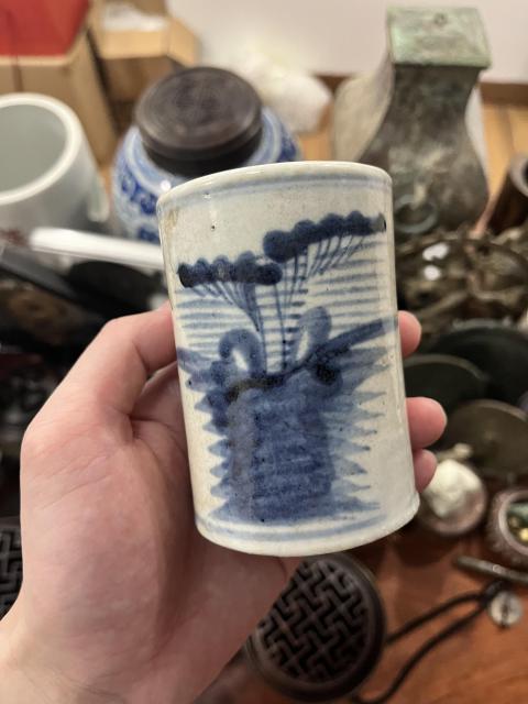 古玩陶瓷乾隆青花山水紋筆筒拍賣,當(dāng)前價(jià)格999元