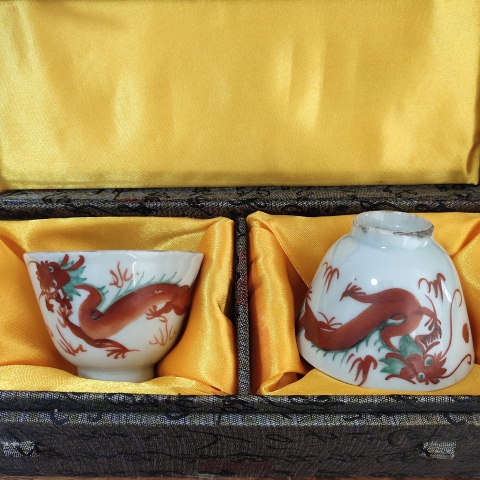 古玩陶瓷民國-紅綠彩云龍紋仰鐘杯(一個)拍賣，當前價格1369元