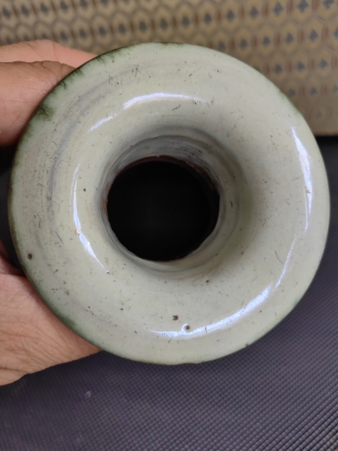 古玩陶瓷清窯變釉貼塑葡萄紋梨形尊拍賣,當前價格5600元