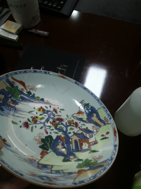 古玩陶瓷青花加彩山水樓閣臥盤拍賣,當(dāng)前價(jià)格4000元