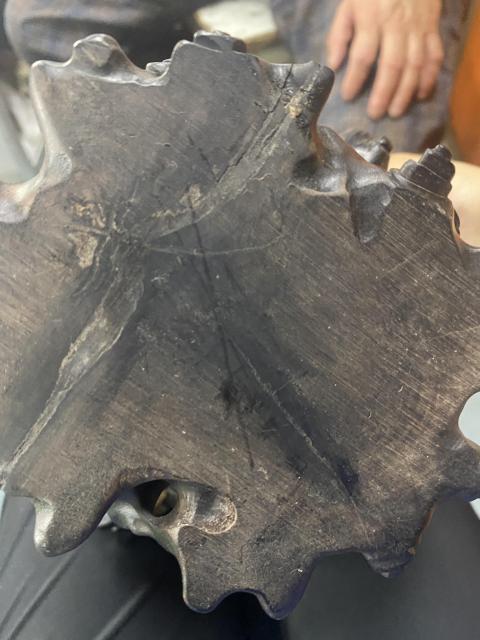 古玩雜項根雕隨型筆筒拍賣，當前價格399元