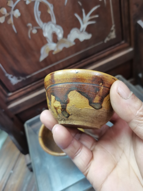 古玩陶瓷醬釉杯拍賣，當前價格1600元