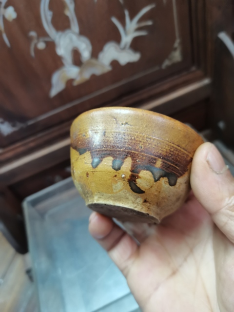 古玩陶瓷醬釉杯拍賣，當前價格1600元