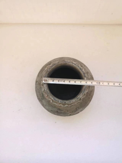 古玩陶瓷宋代灰陶刻花彩繪陶罐拍賣,當前價格980元