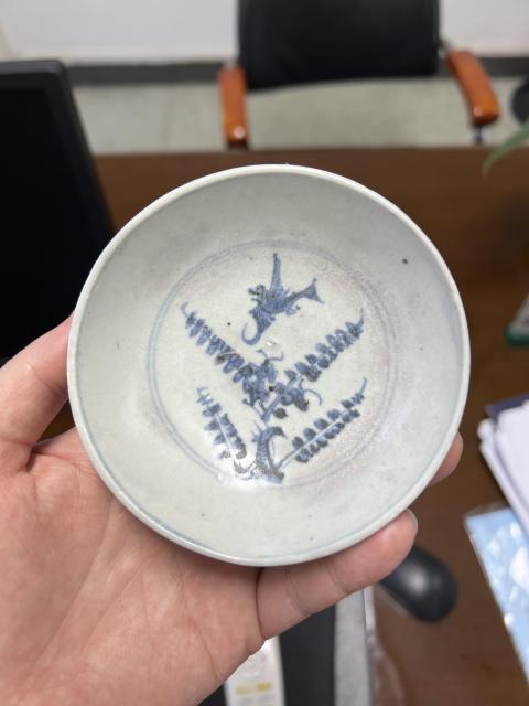 古玩陶瓷明中期喜鵲登梅蕉葉紋臥足洗拍賣，當前價格1399元
