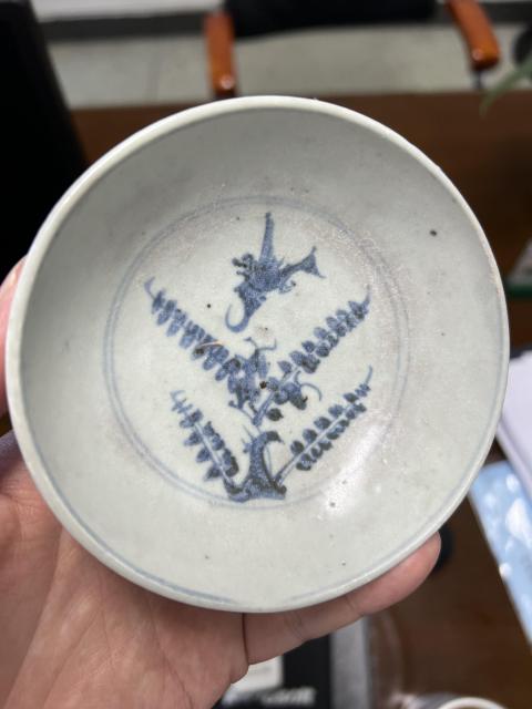 古玩陶瓷明中期喜鵲登梅蕉葉紋臥足洗拍賣，當前價格1399元