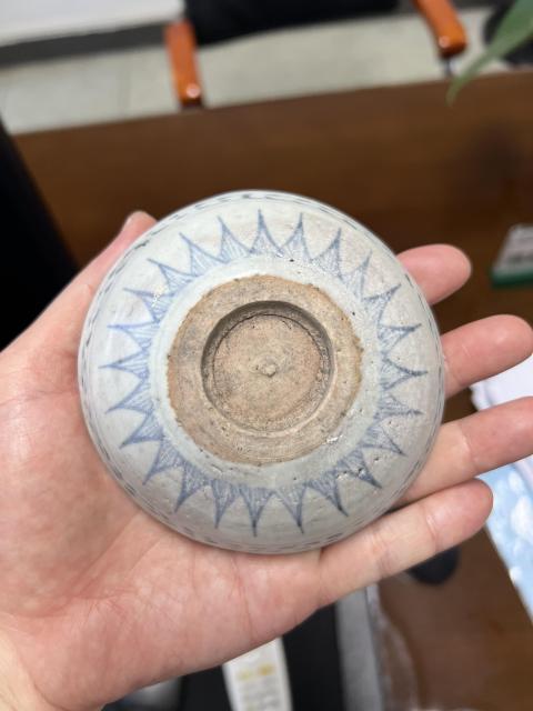 古玩陶瓷明中期喜鵲登梅蕉葉紋臥足洗拍賣，當前價格1399元