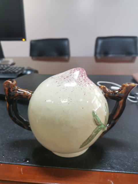 古玩陶瓷壽桃型倒流壺拍賣，當前價格1500元