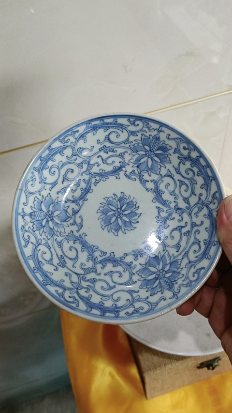 古玩陶瓷清乾隆本朝款青花纏枝蓮賞盤(pán)拍賣(mài),當(dāng)前價(jià)格980元
