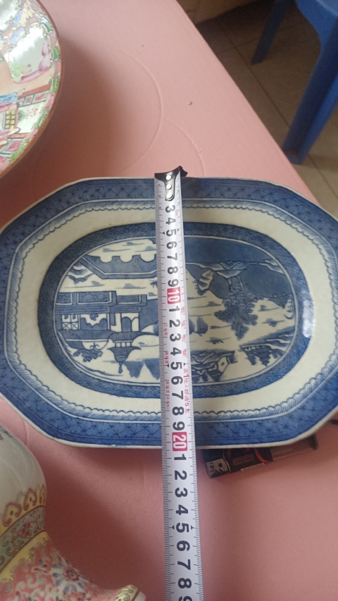 古玩陶瓷清代中期樓臺亭閣山水紋青花盤拍賣，當前價格1500元