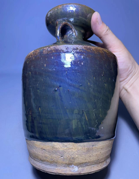 古玩陶瓷明代窯變醬釉雙系盤口瓶拍賣,當前價格0元