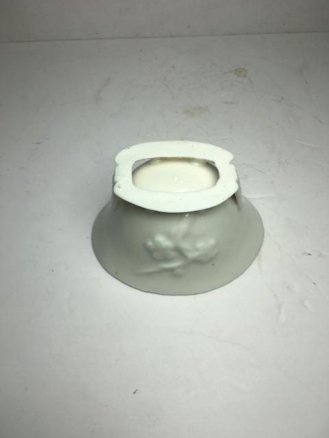 古玩陶瓷（精美）白釉梅花紋爵杯拍賣，當(dāng)前價(jià)格1288元
