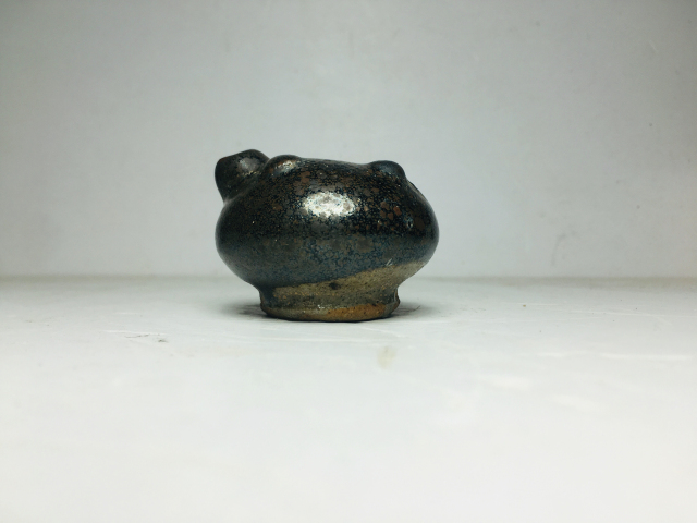 古玩陶瓷文房褐斑釉水滴拍賣,當前價格0元