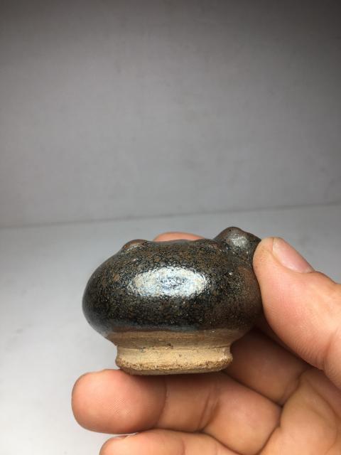 古玩陶瓷文房褐斑釉水滴拍賣,當前價格0元
