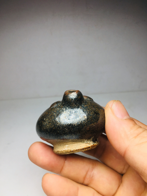 古玩陶瓷文房褐斑釉水滴拍賣,當前價格0元