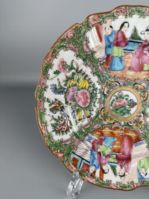 古玩陶瓷晚清.廣彩開窗花鳥人物花口盤拍賣,當前價格1680元
