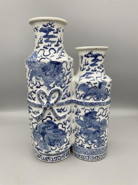 古玩陶瓷飄帶繡球獅子紋青花雙聯(lián)瓶拍賣,當(dāng)前價(jià)格68000元
