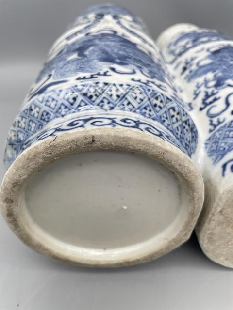 古玩陶瓷飄帶繡球獅子紋青花雙聯(lián)瓶拍賣,當(dāng)前價(jià)格68000元