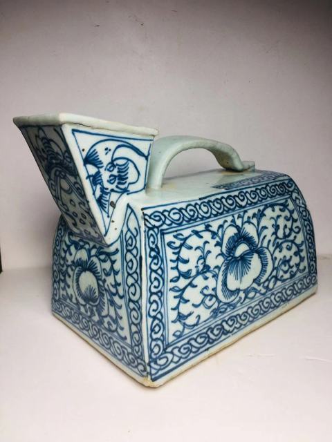 古玩陶瓷清中晚·青花花卉紋虎子真品鑒賞圖