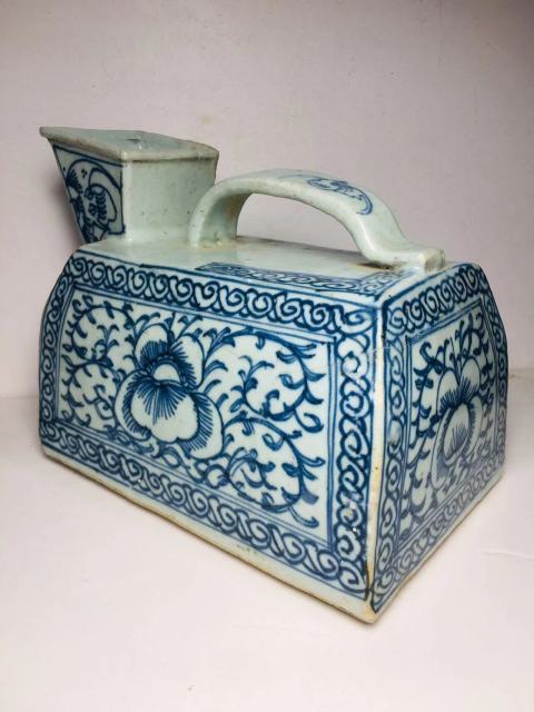 古玩陶瓷清中晚·青花花卉紋虎子真品鑒賞圖
