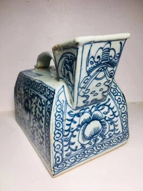古玩陶瓷清中晚·青花花卉紋虎子真品鑒賞圖