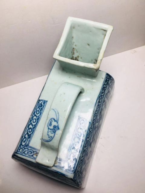古玩陶瓷清中晚·青花花卉紋虎子真品鑒賞圖