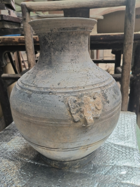 古玩陶瓷灰陶鋪首銜環漢壺拍賣,當前價格1800元
