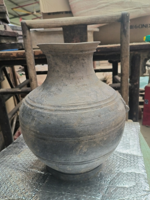 古玩陶瓷灰陶鋪首銜環漢壺拍賣,當前價格1800元