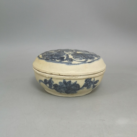 古玩陶瓷明中晚期青花花卉紋粉盒拍賣,當前價格1200元