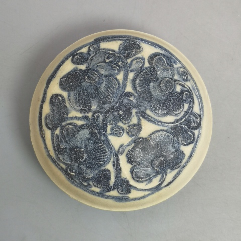 古玩陶瓷明中晚期青花花卉紋粉盒拍賣,當前價格1200元