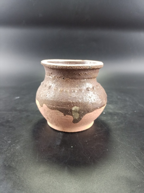 古玩陶瓷【宋元】醬釉鼓釘罐【收藏級】拍賣,當前價格0元