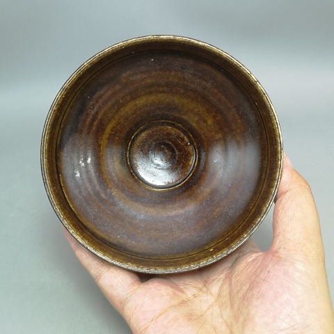 古玩陶瓷醬釉斂口小碗拍賣,當前價格1800元