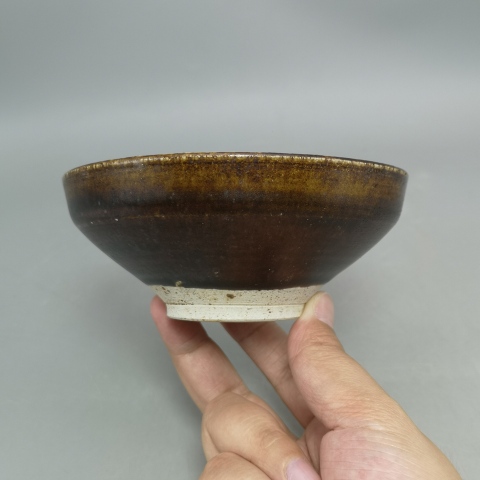 古玩陶瓷醬釉斂口小碗拍賣,當前價格1800元
